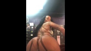 Bambi with a lil twerkin and claps (Audio)