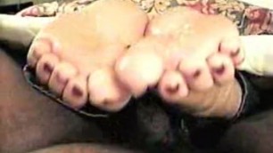 Soles up foot job by the lucious plump feet of Sherie