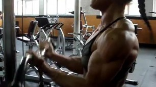 FBB pumping biceps intense