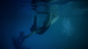 Swimming Woman get drown from Scuba Diver inside a Pool