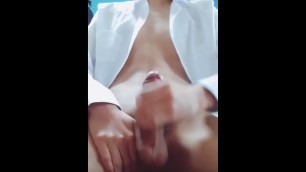 Hot boy sơ mi trắng Hàn Quốc cu to thủ dâm bắn tinh xối xả