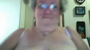 Grandma showing big tits on webcam - bomcams.com